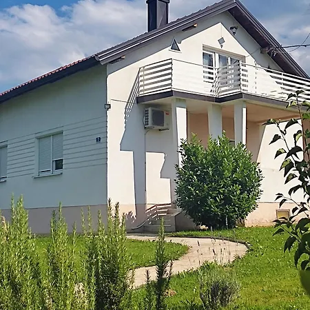 Pin Villa Laktasi